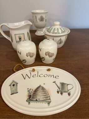 Pfaltzgraff Naturewood 5-piece set - EUC